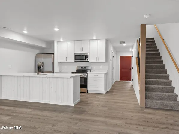 9808 N Laylin Cir, Hayden, ID 83835