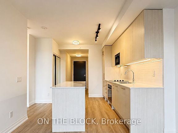 3rd image of 286 Main St #1911