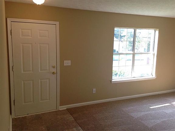 3rd image of 6175 Emerald Pointe Cir