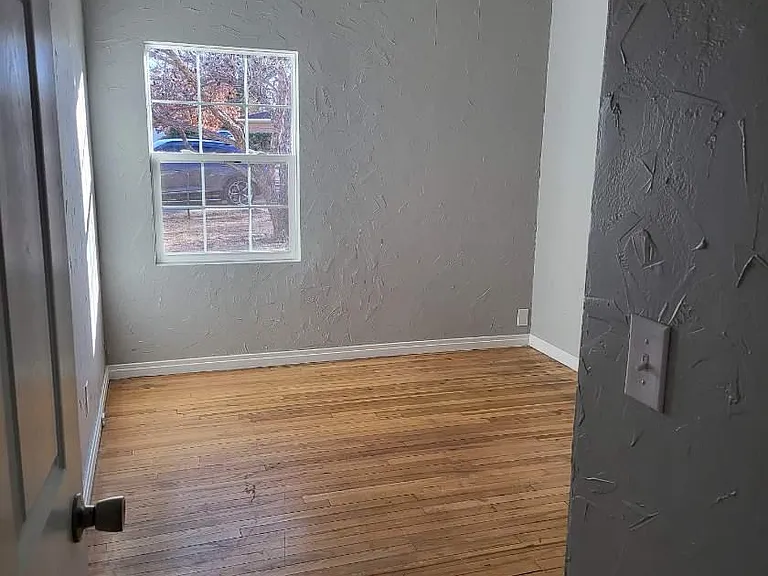 3528 Meadow Dr — Photo 3