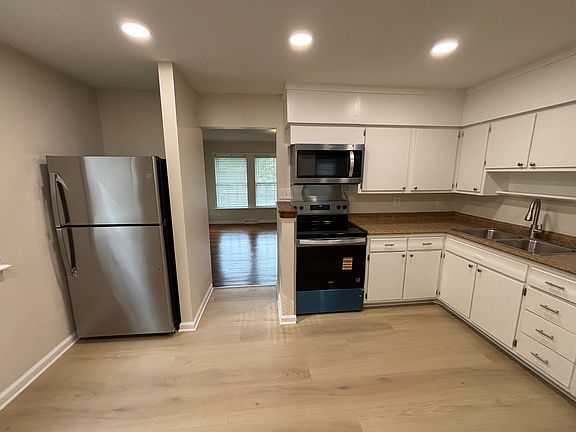 4th image of 4212 Princeton Ave