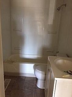 5th image of 3918 Evelyn St