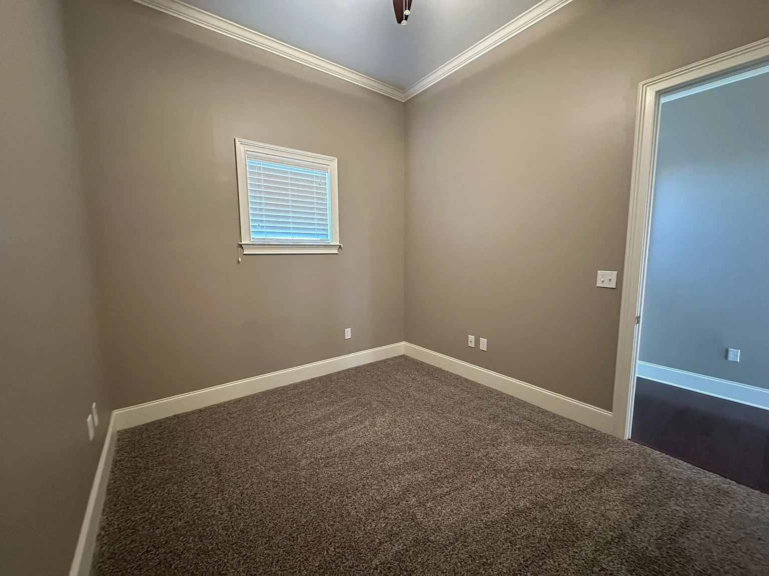 3 bed, 1749 sqft, $2,300 — Photo 3