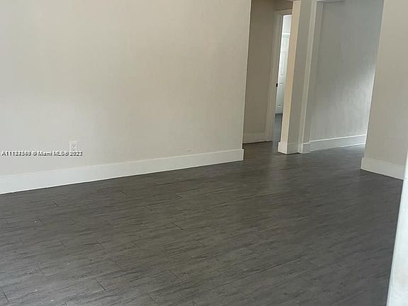 4th image of 770 NE 123rd St #25