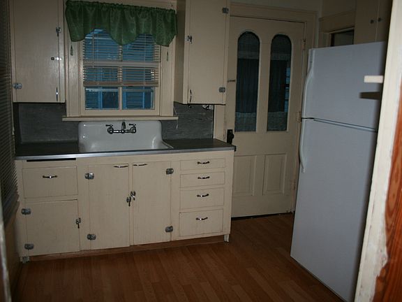 4th image of 31 S Cottonwood St