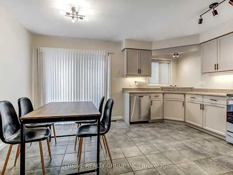 609 Colborne St #2 — Photo 6