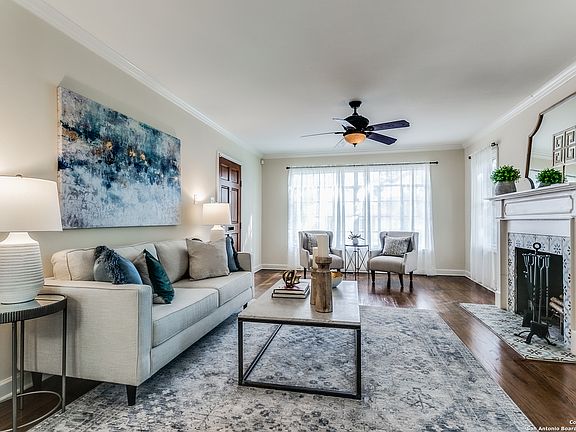 5th image of 277 E EDGEWOOD PL