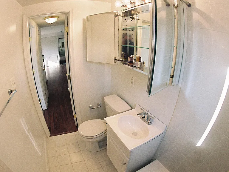 401 S Courthouse Rd #8 — Photo 3