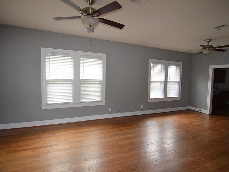 321 Dorchester St — Photo 14
