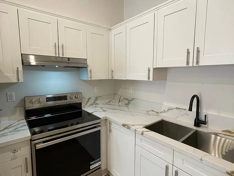 4546 W 17th St #9 — Photo 1