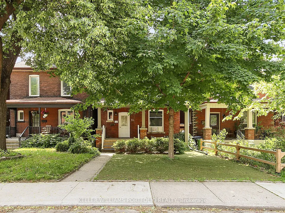 35 Humberside Ave #2