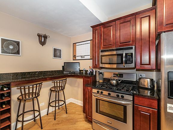 5th image of 3215 N Francisco Ave Unit Gn