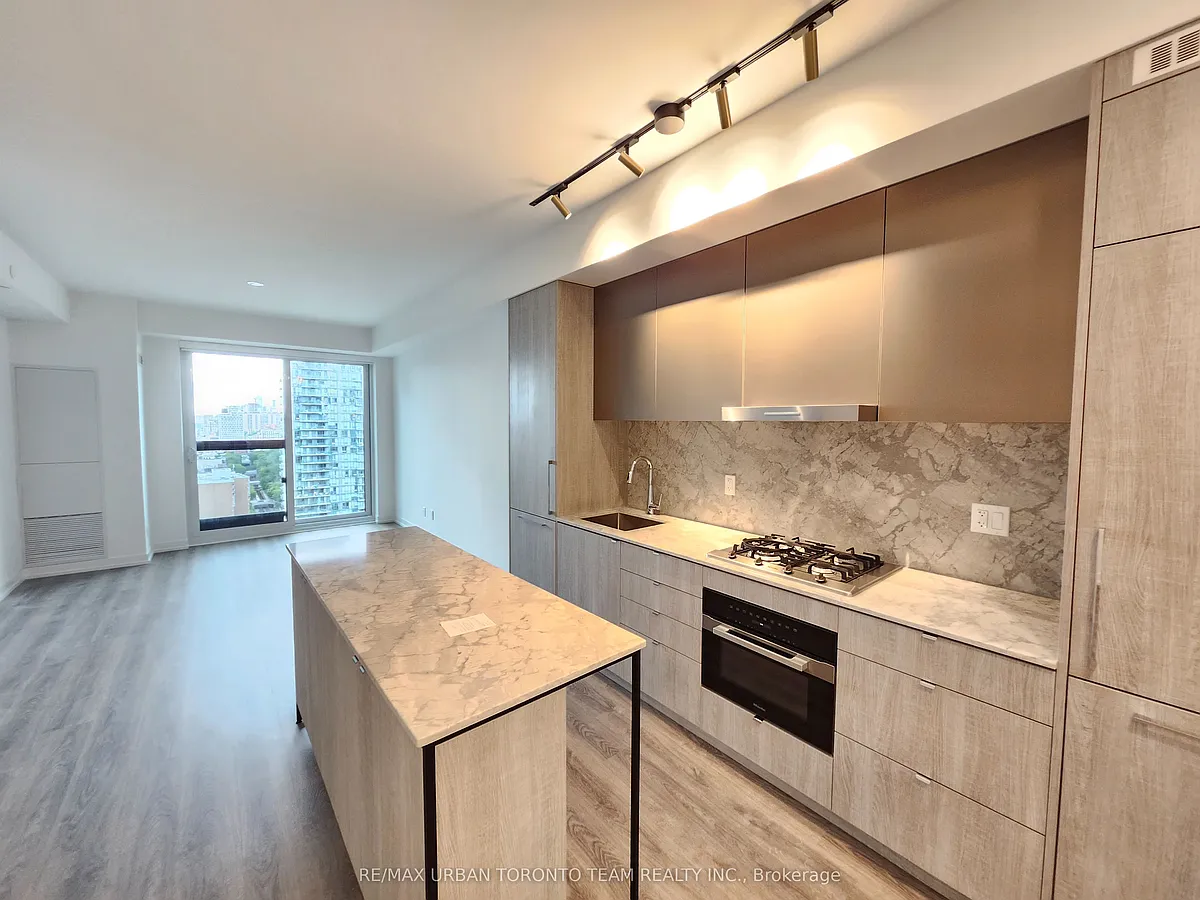 Building Photo - 771 Yonge St #2803
