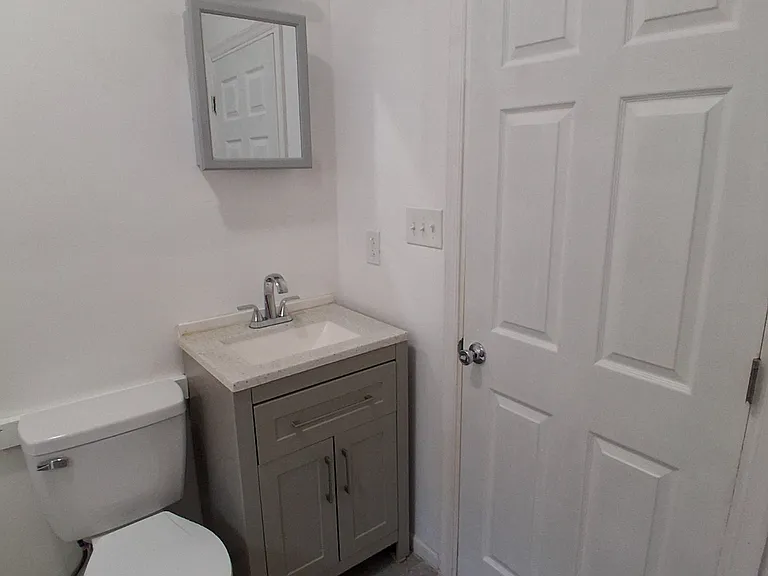 1353 W Jerome St #2 — Photo 2