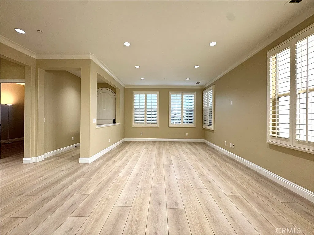 3 bed, 1512 sqft, $4,300 — Photo 2