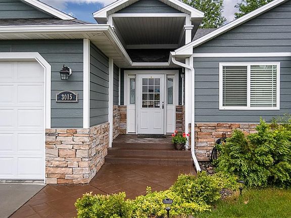 2nd image of 3015 Rosebud Dr