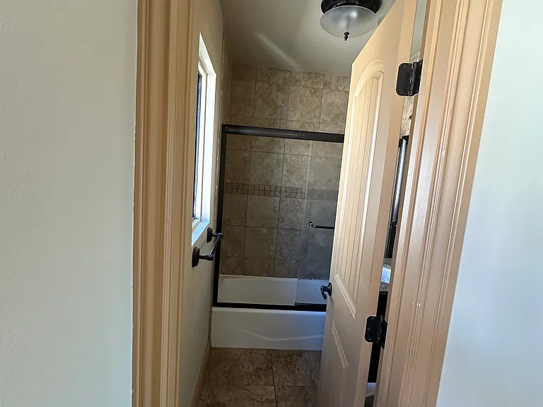 2499 E 19th St #5 — Photo 14