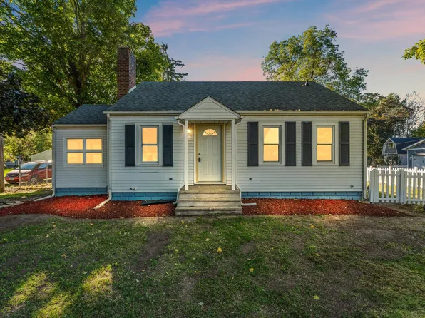 212 E Walker St, Rolling Prairie, IN 46371