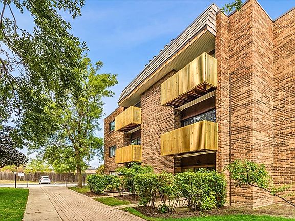 2nd image of 3110 Pheasant Creek Dr APT 318