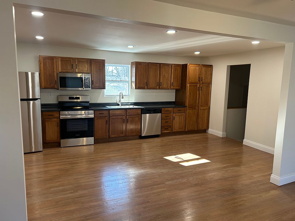 1st image of 1338 Meadow Ln