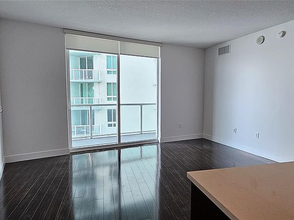 5th image of 1900 N Bayshore Dr APT 1617