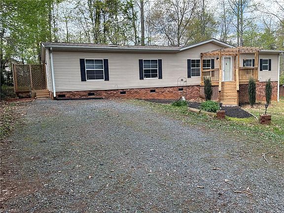 2nd image of 1080 Mineral Springs Rd