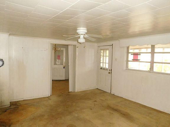 Additional Living Room