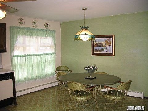 5th image of 17 Berwyn Dr