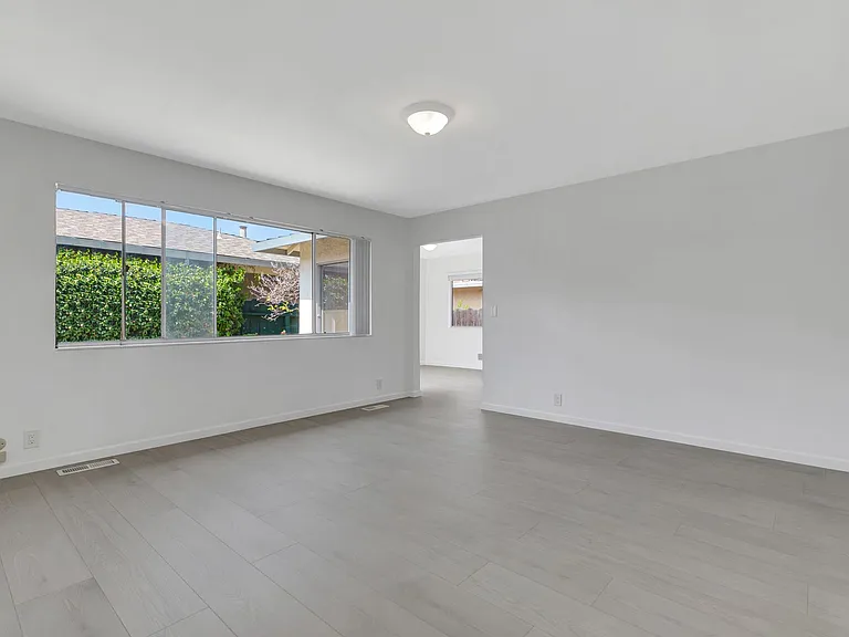 728 Muir Dr — Photo 5