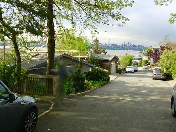 5th image of 29 Annett Ave