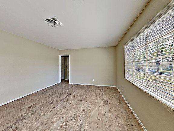 5th image of 3695 N Lugo Ave