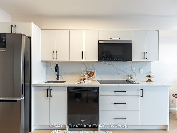 5th image of 111 Elizabeth St #627