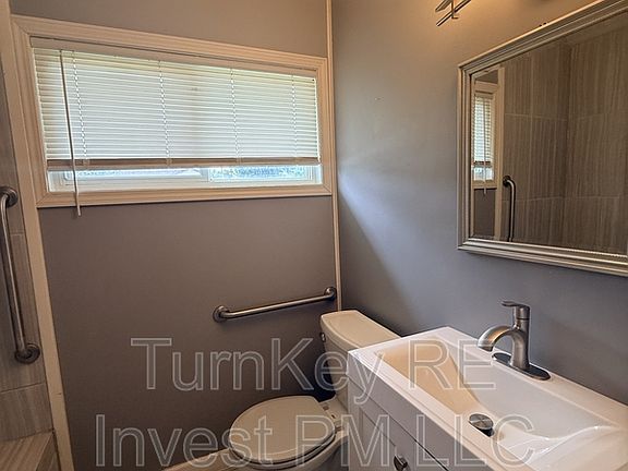 5th image of 126 Nauvoo St