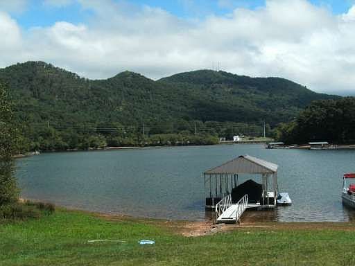 5th image of 577 Beech Cove Dr