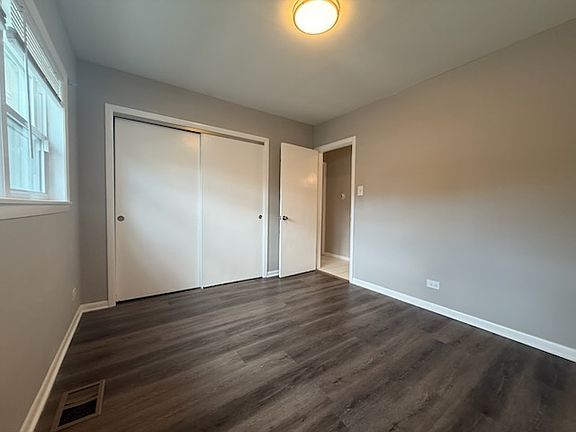 3rd image of 5849 S Francisco Ave #1D