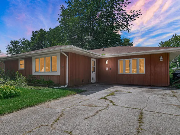 6138 Minnesota St, Hobart, IN 46342