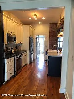 36 Surf Ave — Photo 7