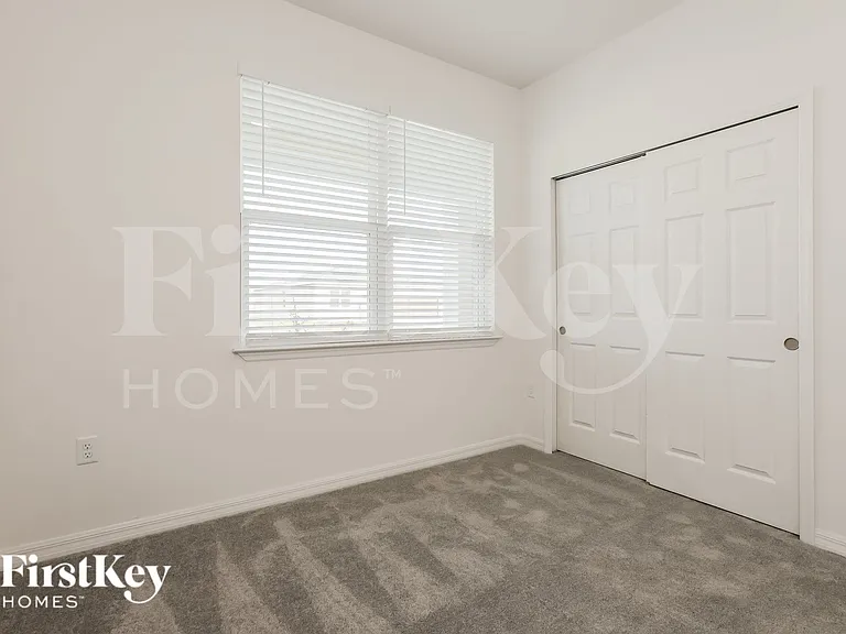204 Windsor Reserve Dr — Photo 11