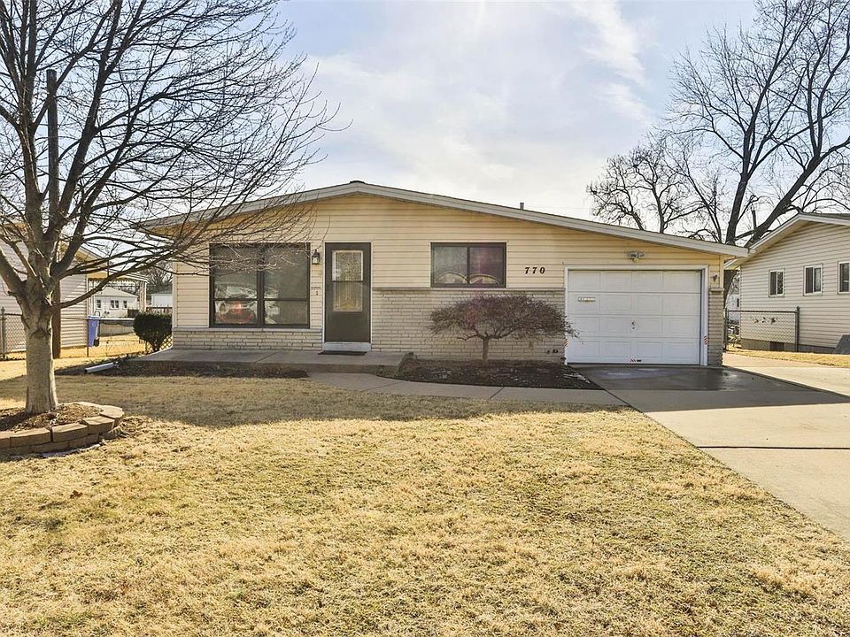 1st image of 770 Carmelita Ln