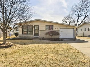 770 Carmelita Ln, Florissant, MO 63031
