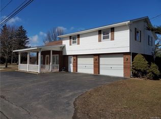 11001 Ridge Rd, Medina, NY 14103