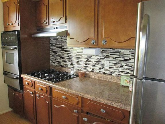 5th image of 18399 Clairmont Dr