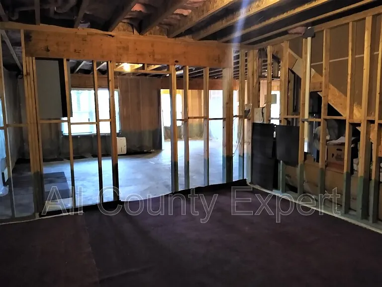 635 Glenish Ct — Photo 16