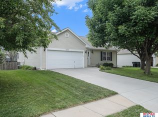 14805 Ruggles St, Omaha, NE 68116