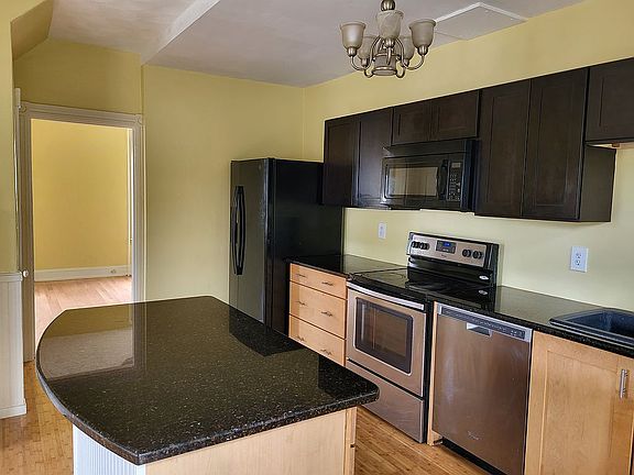3rd image of 12-14 Greystone Ave