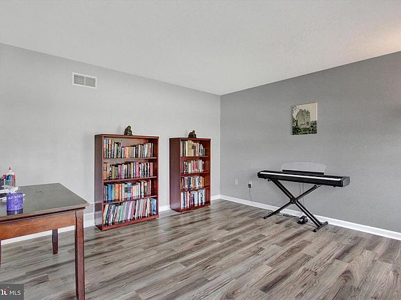 5th image of 5010 Grandview Rd