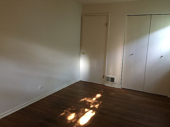 5th image of 1546 Oakwood Ave