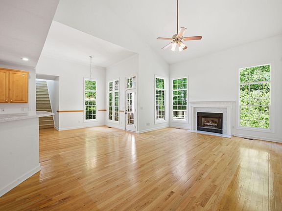 3rd image of 1813 Whittington Dr