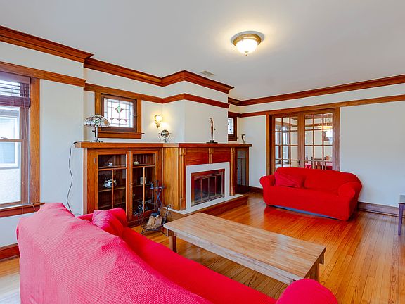 4th image of 1027 N Lombard Ave