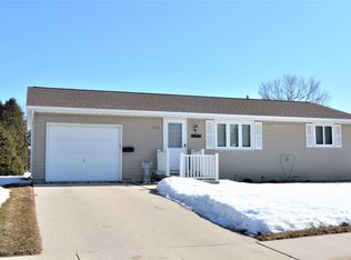 1712 Hoover St, NEW HOLSTEIN, WI 53061